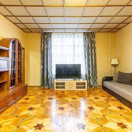 Apartments In The Center Of Minsk On Nezavisimosti 12 エクステリア 写真